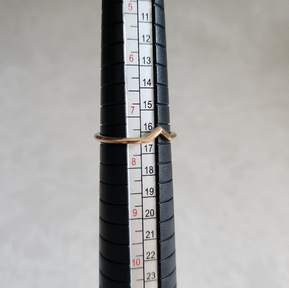 Tiffany & Co. V Band Rings - Picture 6 of 6